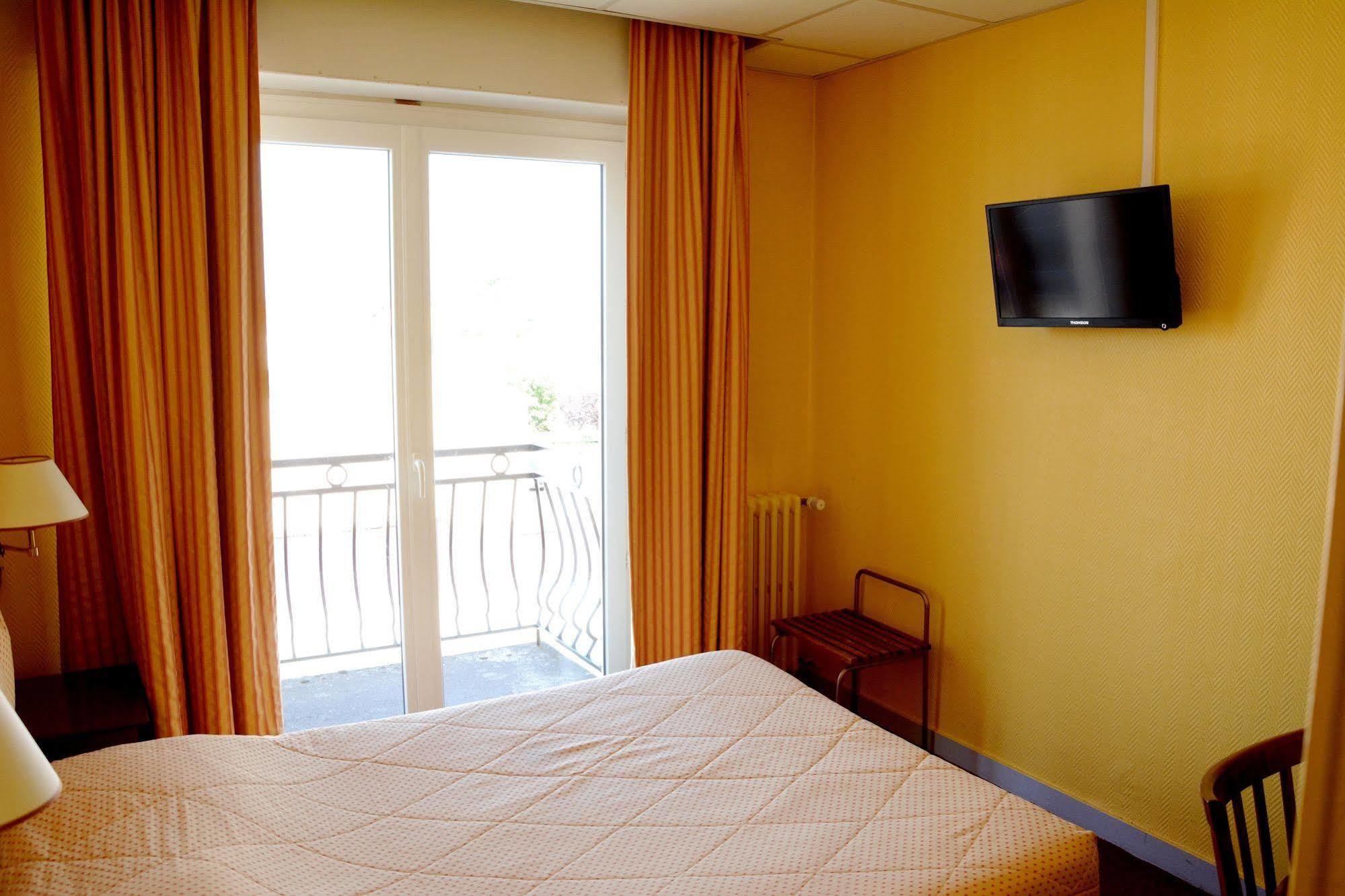 Logis Le Petit Trianon Hotell Saint-Brévin-les-Pins Eksteriør bilde