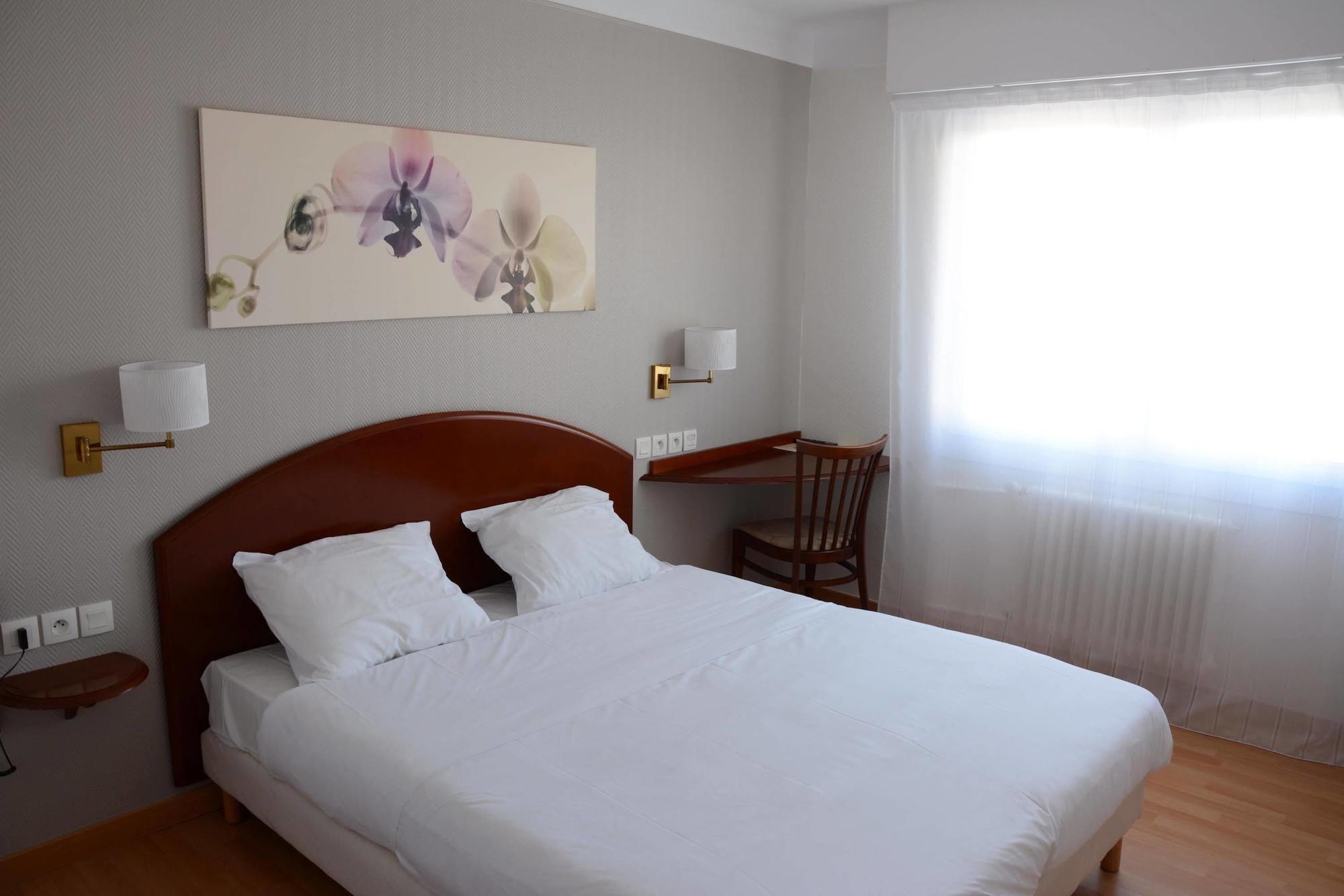 Logis Le Petit Trianon Hotell Saint-Brévin-les-Pins Eksteriør bilde