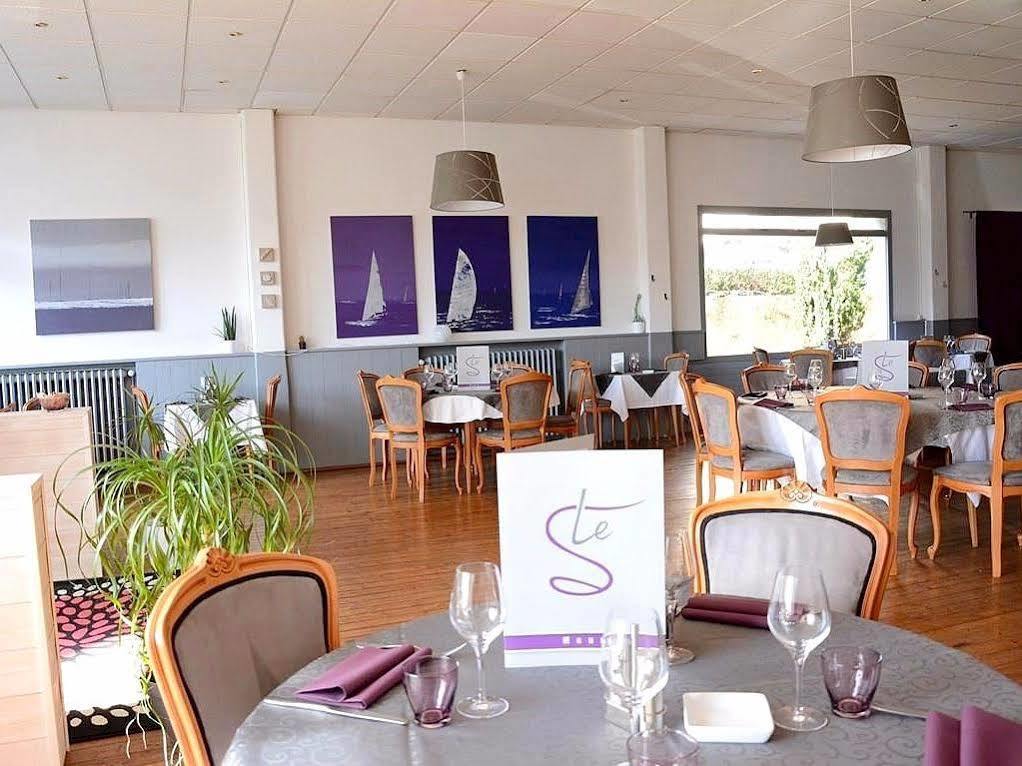 Logis Le Petit Trianon Hotell Saint-Brévin-les-Pins Eksteriør bilde